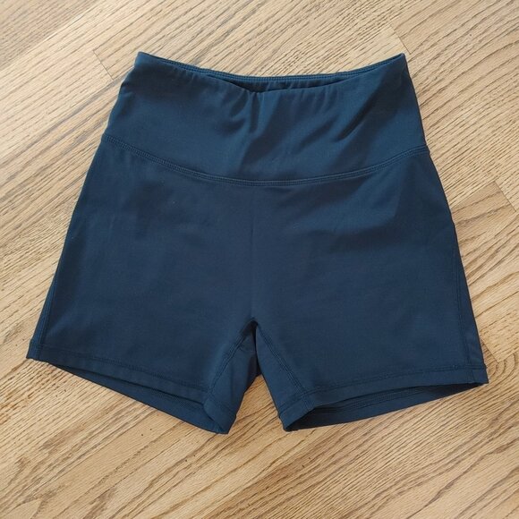 M Black Shorts - Picture 1 of 4